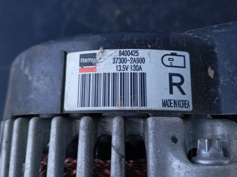 Recambio de alternador para kia carens iv 1.7 crdi referencia OEM IAM 373002A900 8400425 