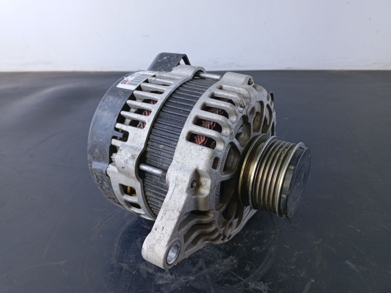 Recambio de alternador para kia carens iv 1.7 crdi referencia OEM IAM 373002A900 8400425 