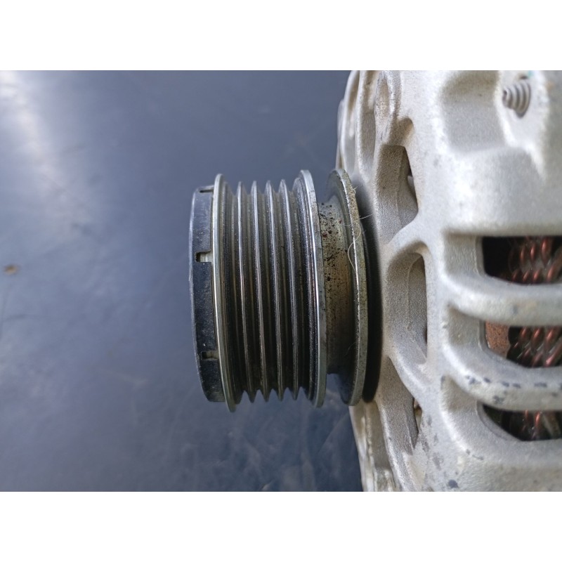 Recambio de alternador para kia carens iv 1.7 crdi referencia OEM IAM 373002A900 8400425 