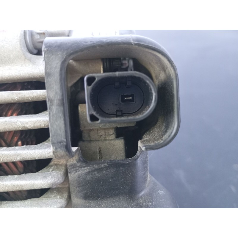 Recambio de alternador para kia carens iv 1.7 crdi referencia OEM IAM 373002A900 8400425 