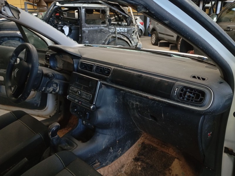 Recambio de salpicadero para citroën c3 iii (sx) 1.2 vti 82 referencia OEM IAM   