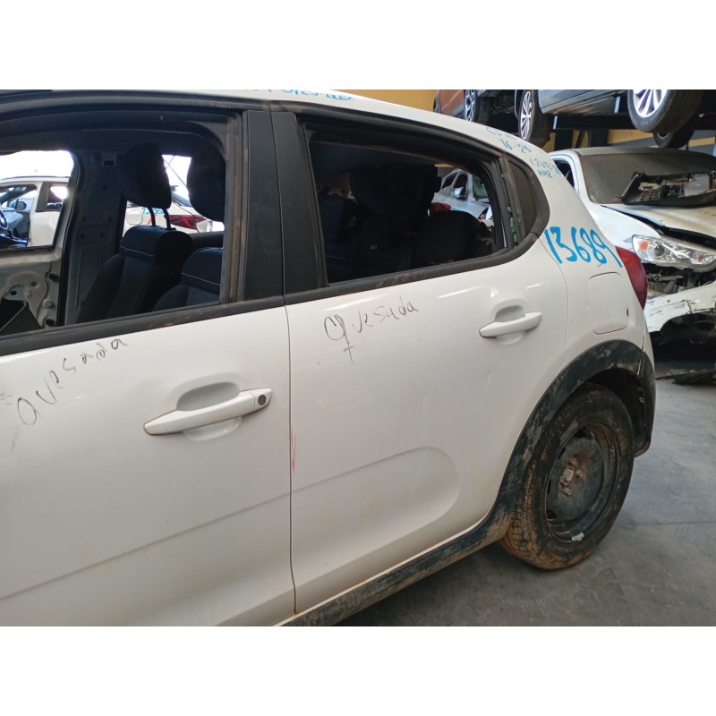 Recambio de puerta trasera izquierda para citroën c3 iii (sx) 1.2 vti 82 referencia OEM IAM   