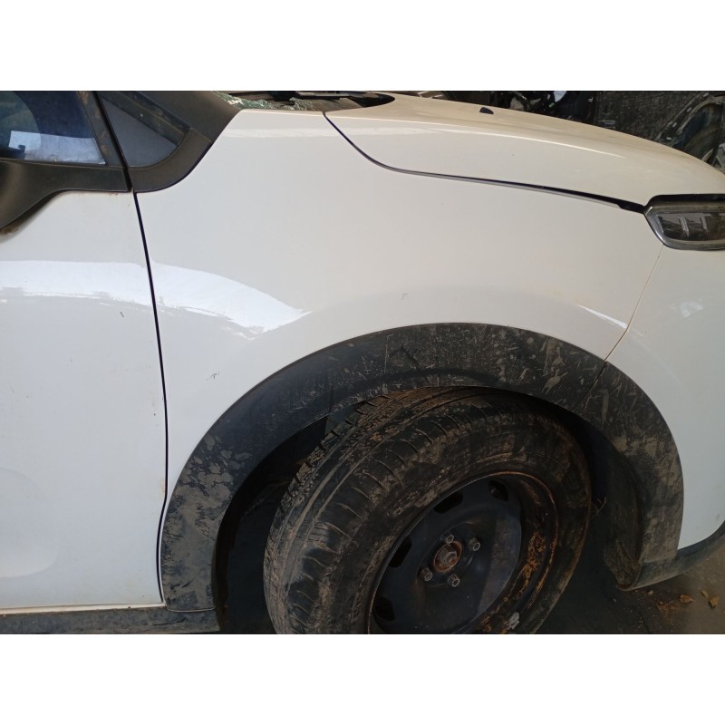 Recambio de aleta delantera derecha para citroën c3 iii (sx) 1.2 vti 82 referencia OEM IAM   