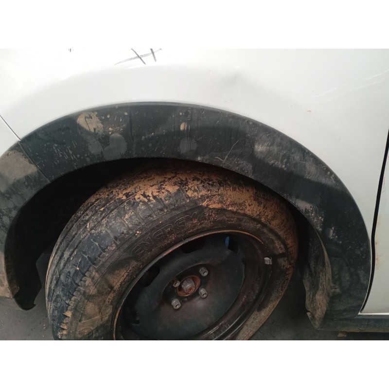 Recambio de aletin delantero izquierdo para citroën c3 iii (sx) 1.2 vti 82 referencia OEM IAM   