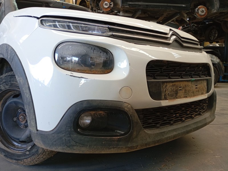 Recambio de paragolpes delantero para citroën c3 iii (sx) 1.2 vti 82 referencia OEM IAM   