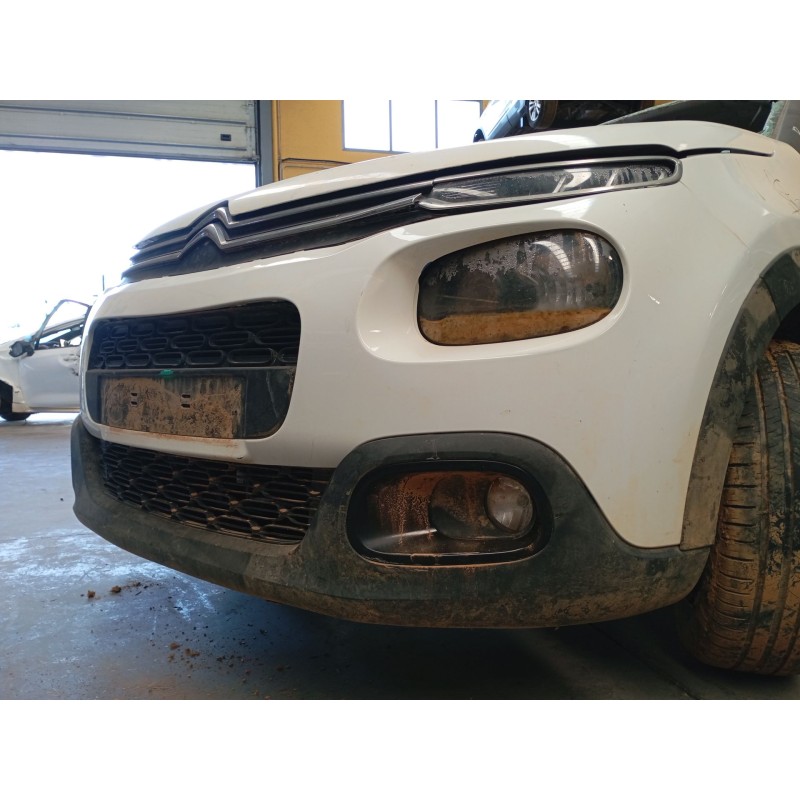 Recambio de paragolpes delantero para citroën c3 iii (sx) 1.2 vti 82 referencia OEM IAM   