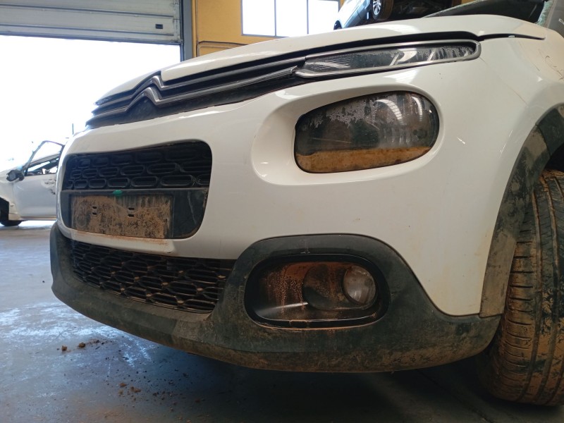 Recambio de paragolpes delantero para citroën c3 iii (sx) 1.2 vti 82 referencia OEM IAM   