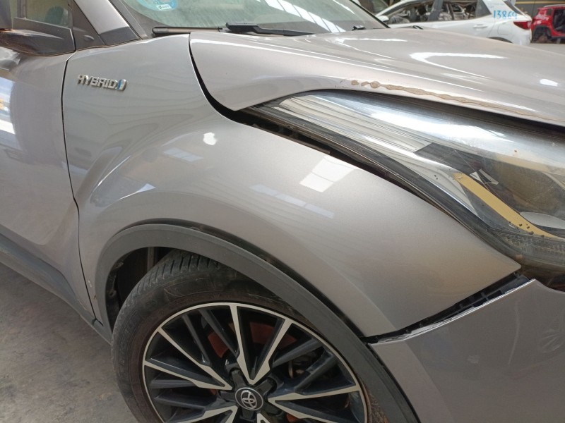 Recambio de aleta delantera derecha para toyota c-hr (_x1_) 1.8 hybrid (zyx10_, zyx11_) referencia OEM IAM   