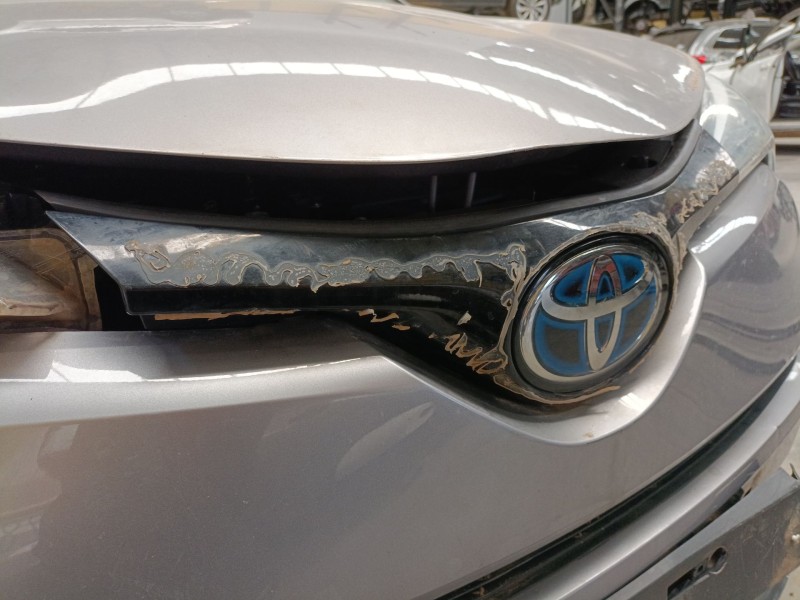 Recambio de rejilla delantera para toyota c-hr (_x1_) 1.8 hybrid (zyx10_, zyx11_) referencia OEM IAM   