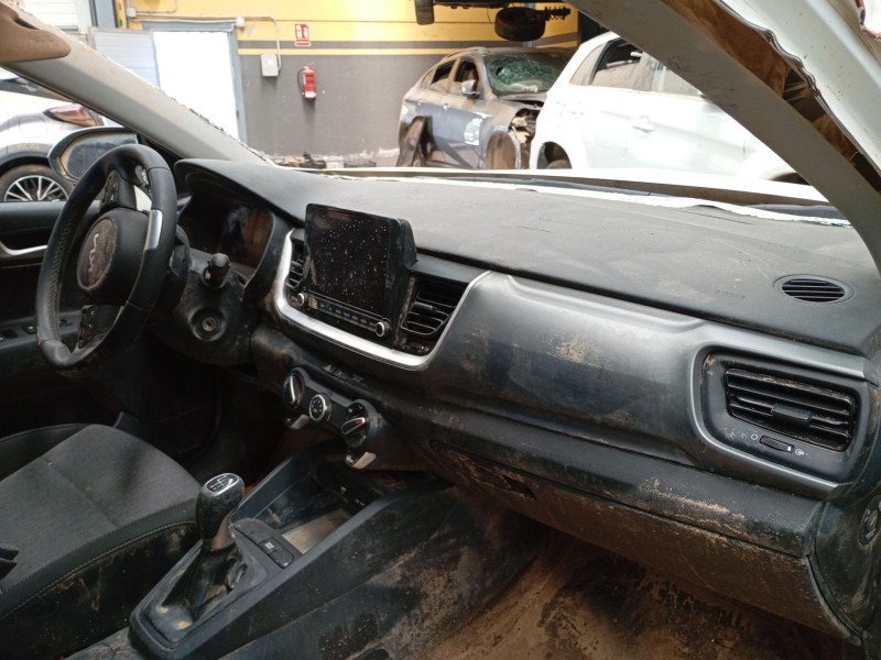 kia stonic (yb) del año 2024