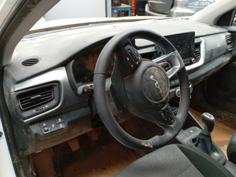 kia stonic (yb) del año 2024