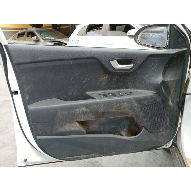 Recambio de guarnecido puerta delantera izquierda para kia stonic (yb) 1.0 t-gdi referencia OEM IAM   