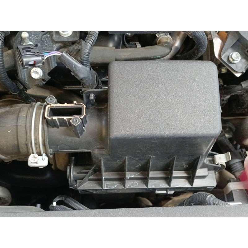 Recambio de filtro aire para toyota c-hr (_x1_) 1.8 hybrid (zyx10_, zyx11_) referencia OEM IAM   