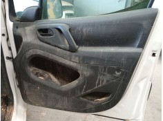 GUARNECIDO PUERTA DELANTERA DERECHA 