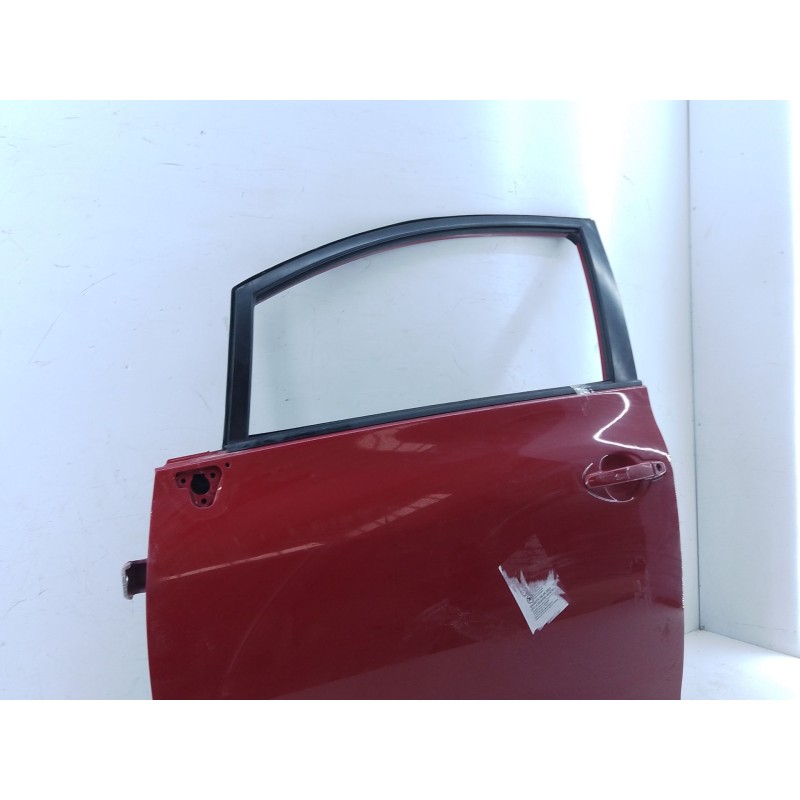 Recambio de puerta delantera izquierda para toyota auris active referencia OEM IAM   