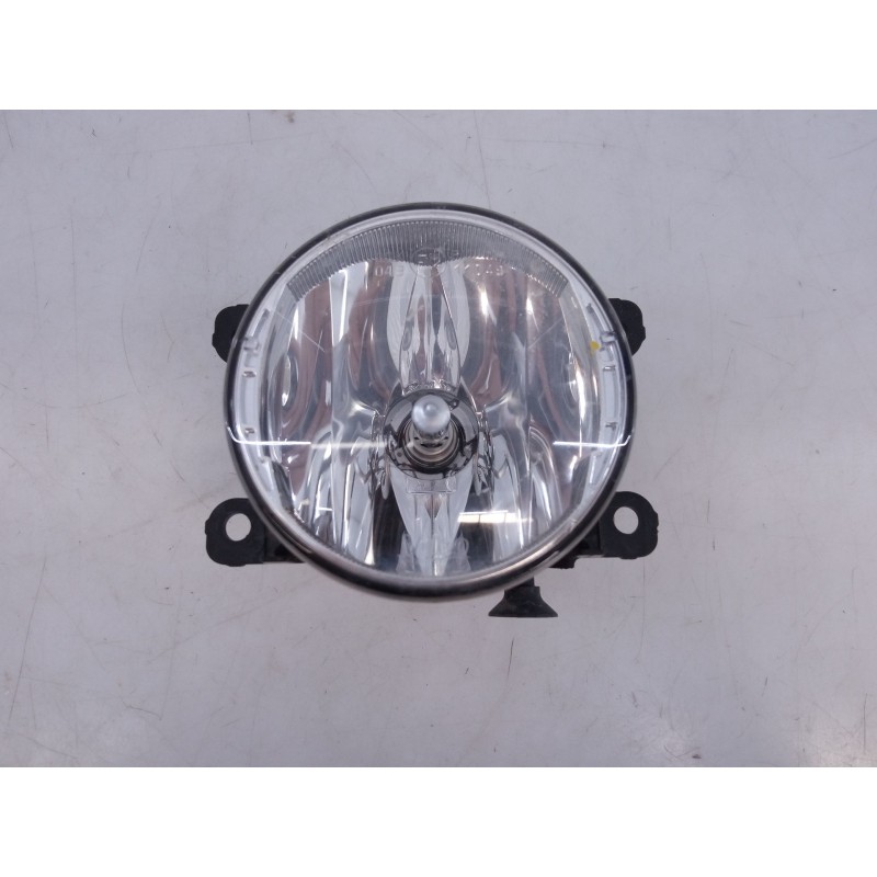 Recambio de faro antiniebla derecho para dacia sandero iii referencia OEM IAM 261500096R  E1-A1-39-2
