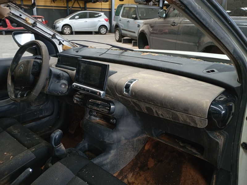 Recambio de salpicadero para citroën c4 cactus 1.6 bluehdi 100 referencia OEM IAM   