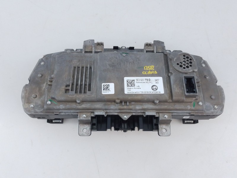 Recambio de cuadro instrumentos para skoda octavia iv combi (nx5, pv5) 2.0 tdi referencia OEM IAM 5E3920770D  