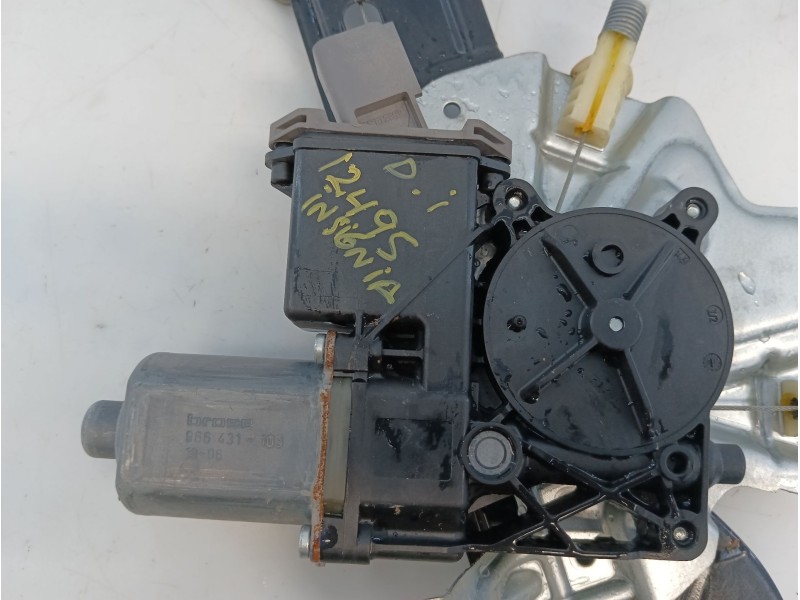 Recambio de elevalunas delantero izquierdo para opel insignia berlina cosmo referencia OEM IAM 1330456LH  