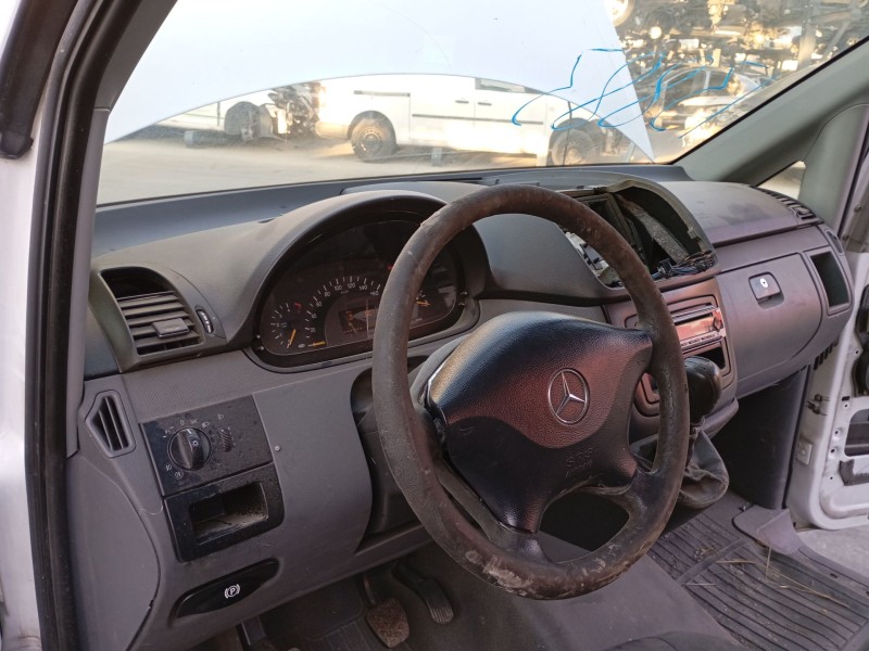 Recambio de salpicadero para mercedes-benz vito autobús (w639) 109 cdi (639.701) referencia OEM IAM   