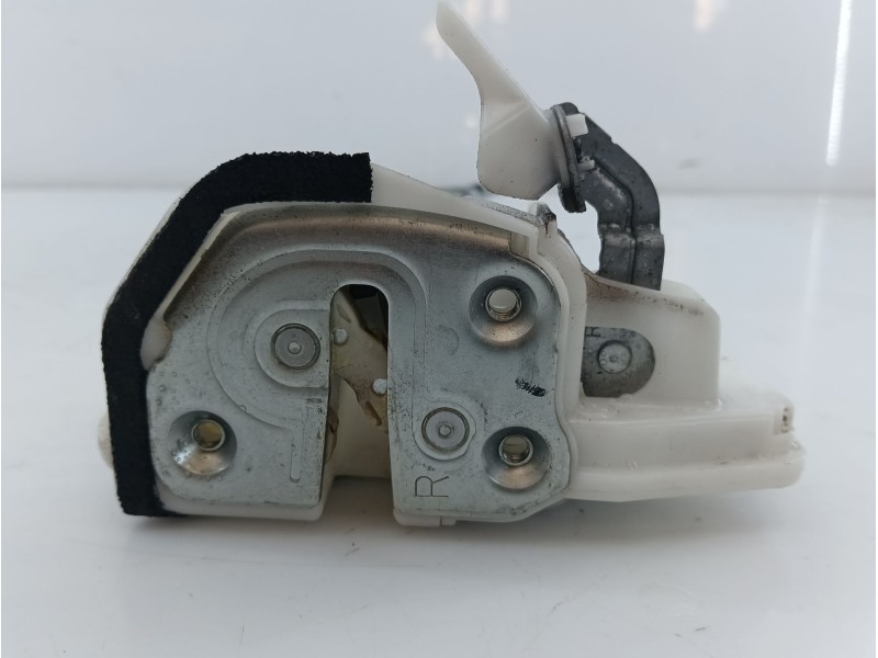 Recambio de cerradura puerta delantera derecha para mazda 3 lim. () evolution referencia OEM IAM   