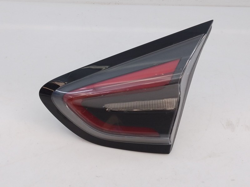 Recambio de piloto trasero derecho porton para ford puma (j2k, cf7) 1.0 ecoboost mhev referencia OEM IAM   