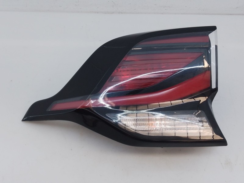 Recambio de piloto trasero izquierdo para kia sportage 1.6 crdi mhev mhev m63a18 referencia OEM IAM   