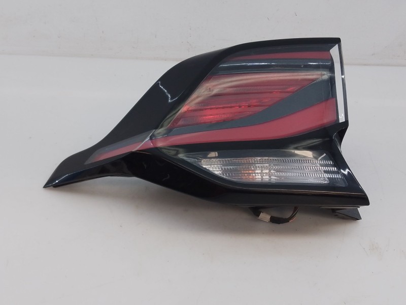 Recambio de piloto trasero izquierdo para kia sportage 1.6 crdi mhev mhev m63a18 referencia OEM IAM   