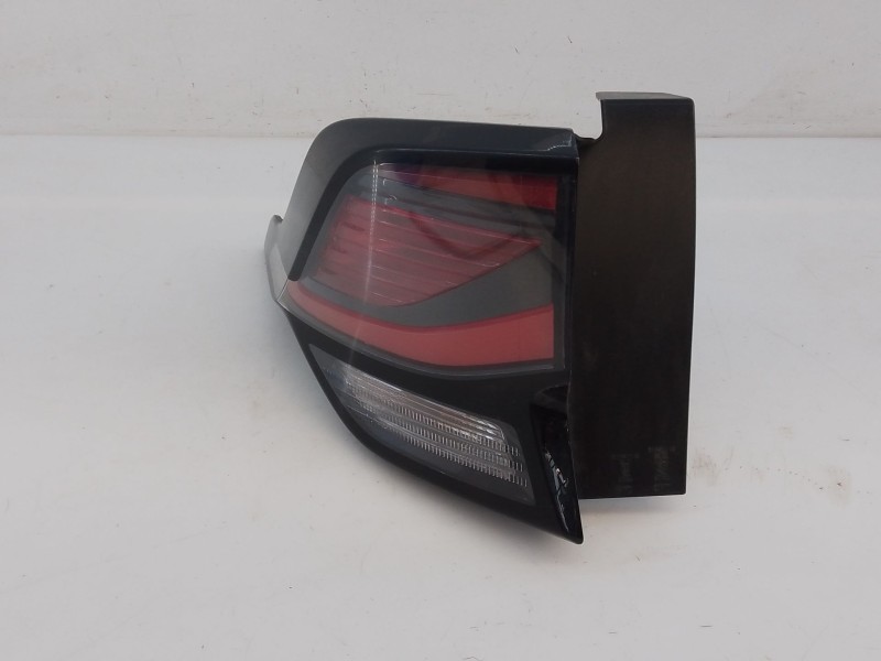 Recambio de piloto trasero izquierdo para kia sportage 1.6 crdi mhev mhev m63a18 referencia OEM IAM   