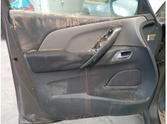 GUARNECIDO PUERTA DELANTERA IZQUIERDA 