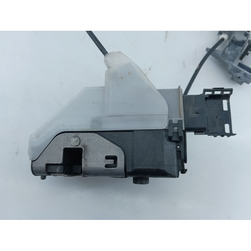 Recambio de cerradura puerta trasera izquierda para peugeot 3008 active referencia OEM IAM   