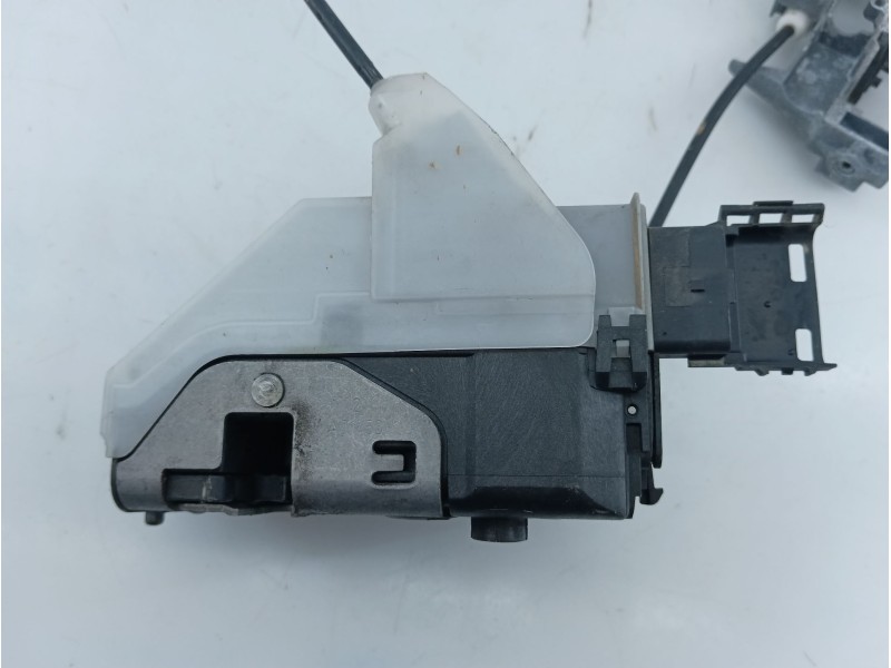 Recambio de cerradura puerta trasera izquierda para peugeot 3008 active referencia OEM IAM   