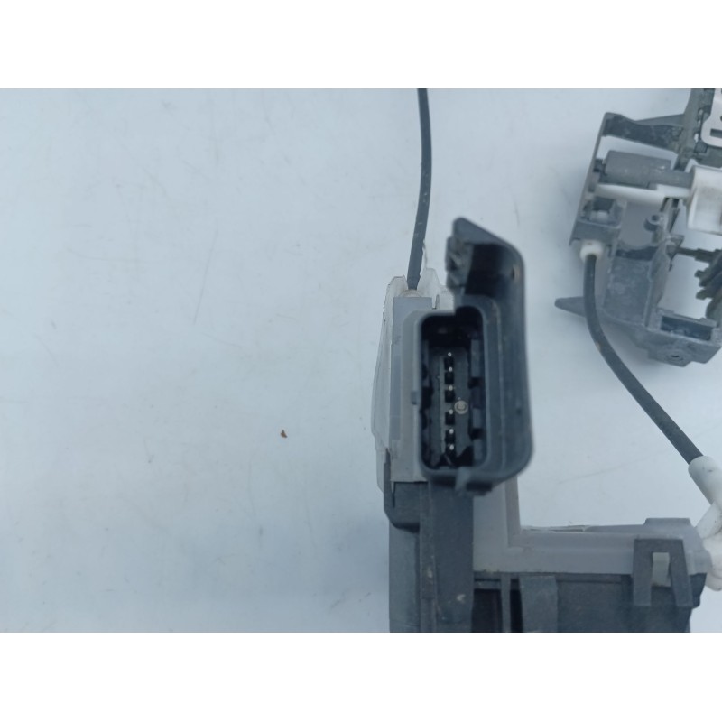 Recambio de cerradura puerta trasera izquierda para peugeot 3008 active referencia OEM IAM   