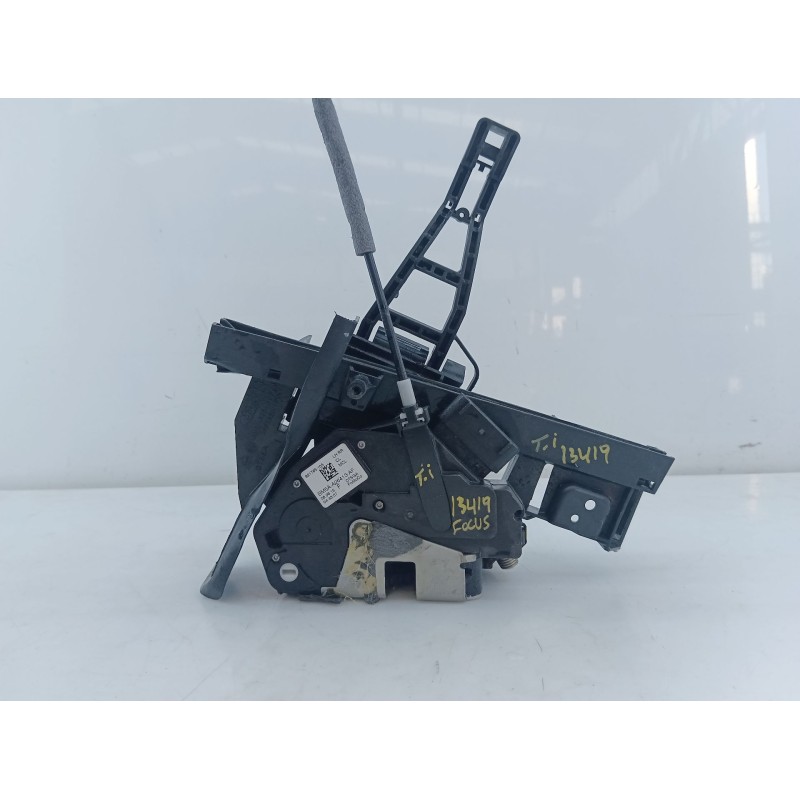 Recambio de cerradura puerta trasera izquierda para ford focus iii turnier 1.5 tdci referencia OEM IAM   