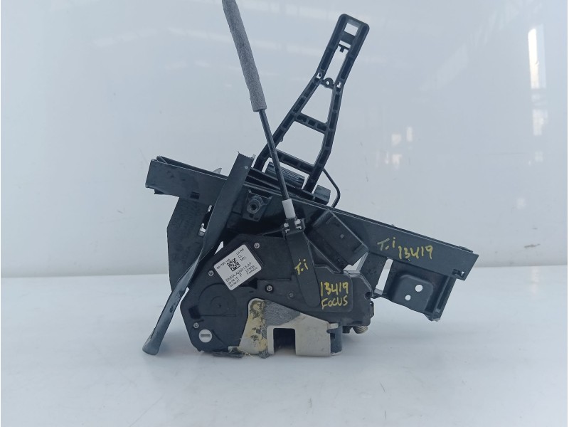 Recambio de cerradura puerta trasera izquierda para ford focus iii turnier 1.5 tdci referencia OEM IAM   