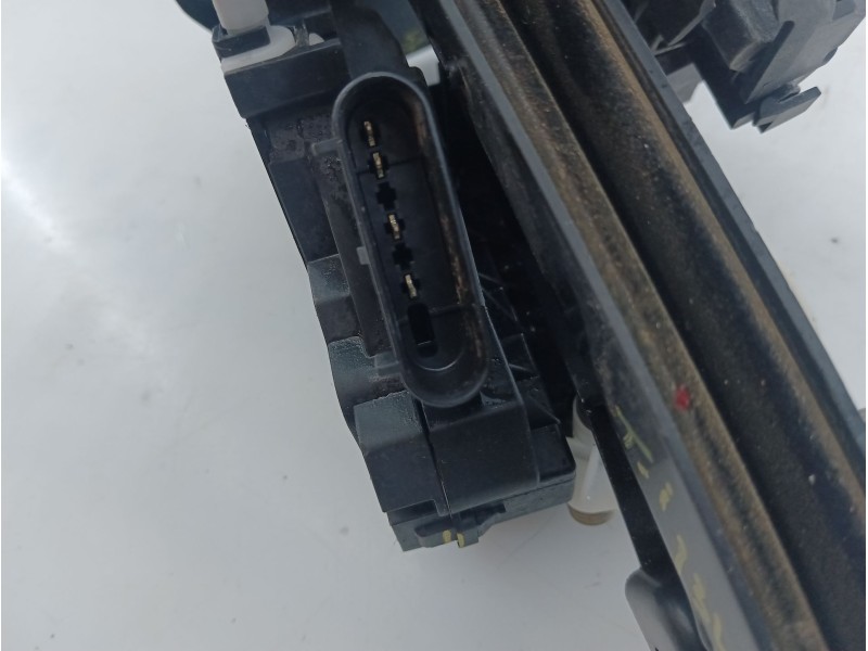 Recambio de cerradura puerta trasera izquierda para ford focus iii turnier 1.5 tdci referencia OEM IAM   