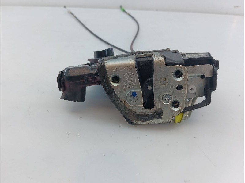 Recambio de cerradura puerta delantera izquierda para toyota auris active referencia OEM IAM   