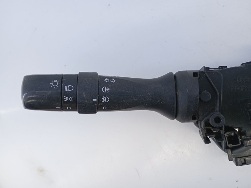 Recambio de mando intermitentes para toyota auris hybrid advance referencia OEM IAM   
