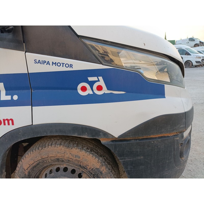 Recambio de aleta delantera derecha para iveco daily vi caja/chasis 33s15, 35s15, 35c15 referencia OEM IAM   