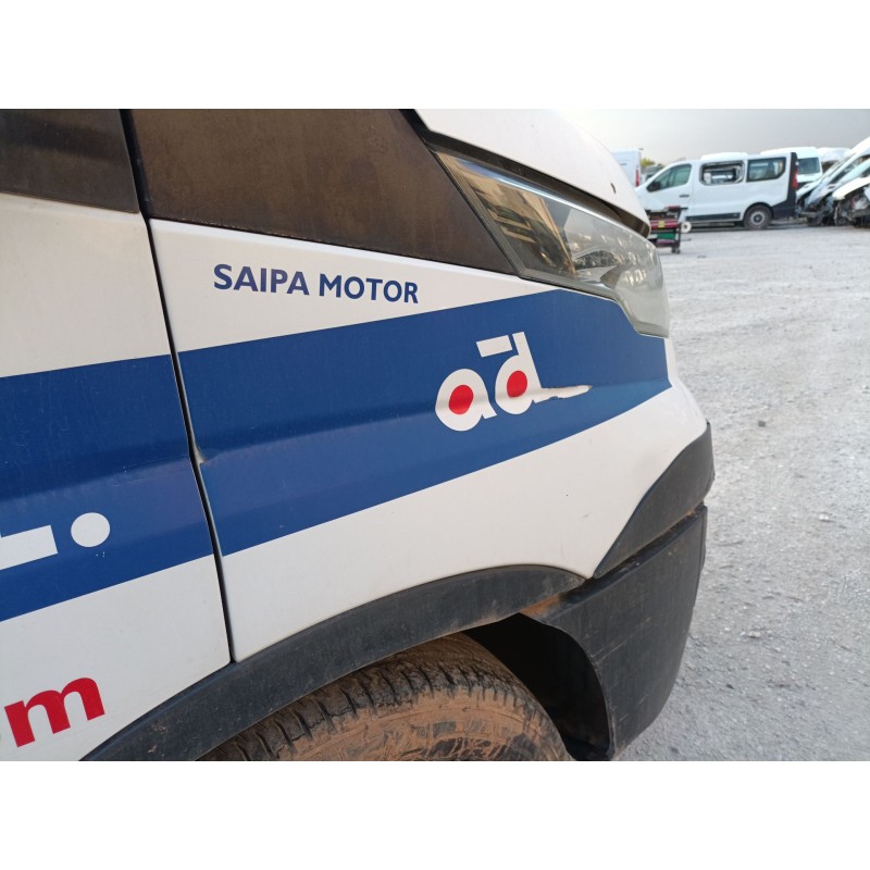 Recambio de aleta delantera derecha para iveco daily vi caja/chasis 33s15, 35s15, 35c15 referencia OEM IAM   