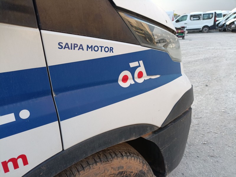 Recambio de aleta delantera derecha para iveco daily vi caja/chasis 33s15, 35s15, 35c15 referencia OEM IAM   