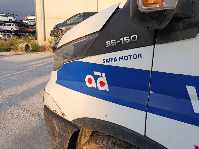 Recambio de aleta delantera izquierda para iveco daily vi caja/chasis 33s15, 35s15, 35c15 referencia OEM IAM   