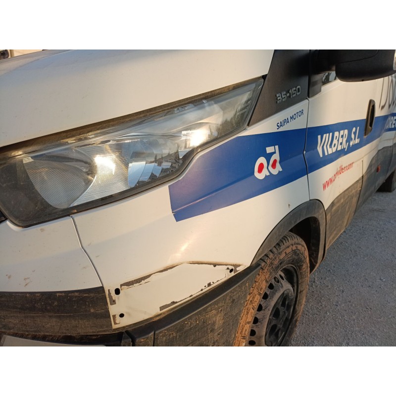 Recambio de aleta delantera izquierda para iveco daily vi caja/chasis 33s15, 35s15, 35c15 referencia OEM IAM   
