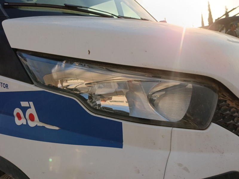 Recambio de faro derecho para iveco daily vi caja/chasis 33s15, 35s15, 35c15 referencia OEM IAM   