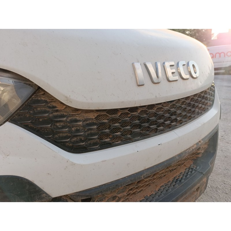 Recambio de rejilla delantera para iveco daily vi caja/chasis 33s15, 35s15, 35c15 referencia OEM IAM   