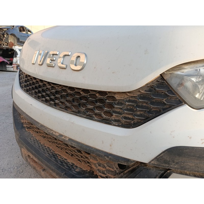 Recambio de rejilla delantera para iveco daily vi caja/chasis 33s15, 35s15, 35c15 referencia OEM IAM   