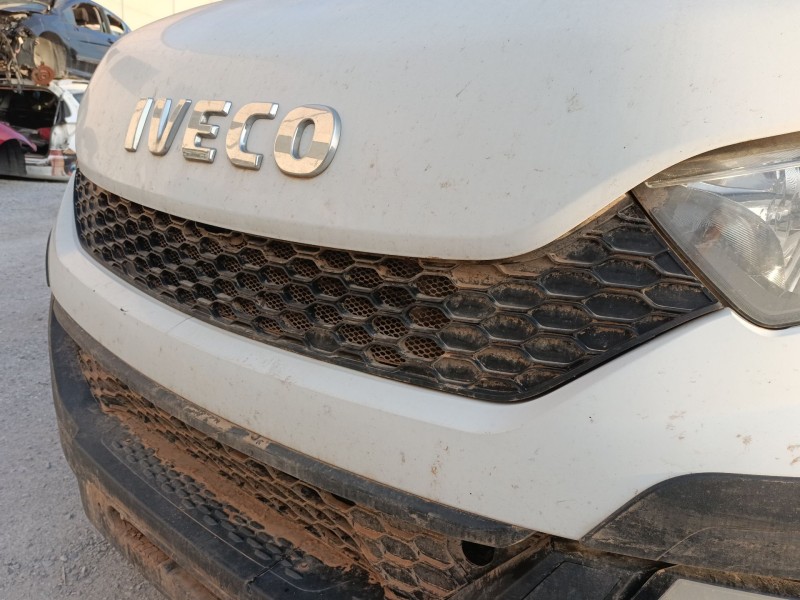 Recambio de rejilla delantera para iveco daily vi caja/chasis 33s15, 35s15, 35c15 referencia OEM IAM   