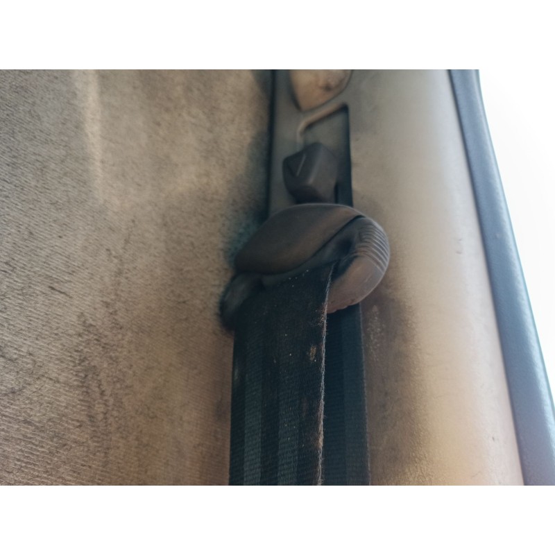 Recambio de cinturon seguridad delantero izquierdo para iveco daily vi caja/chasis 33s15, 35s15, 35c15 referencia OEM IAM   