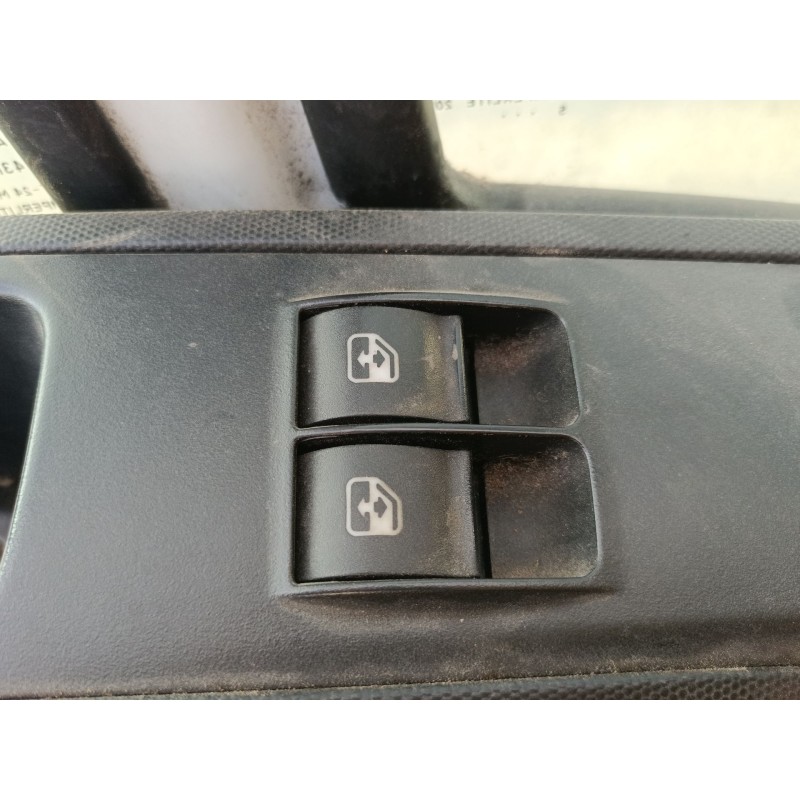 Recambio de mando elevalunas delantero izquierdo para iveco daily vi caja/chasis 33s15, 35s15, 35c15 referencia OEM IAM   