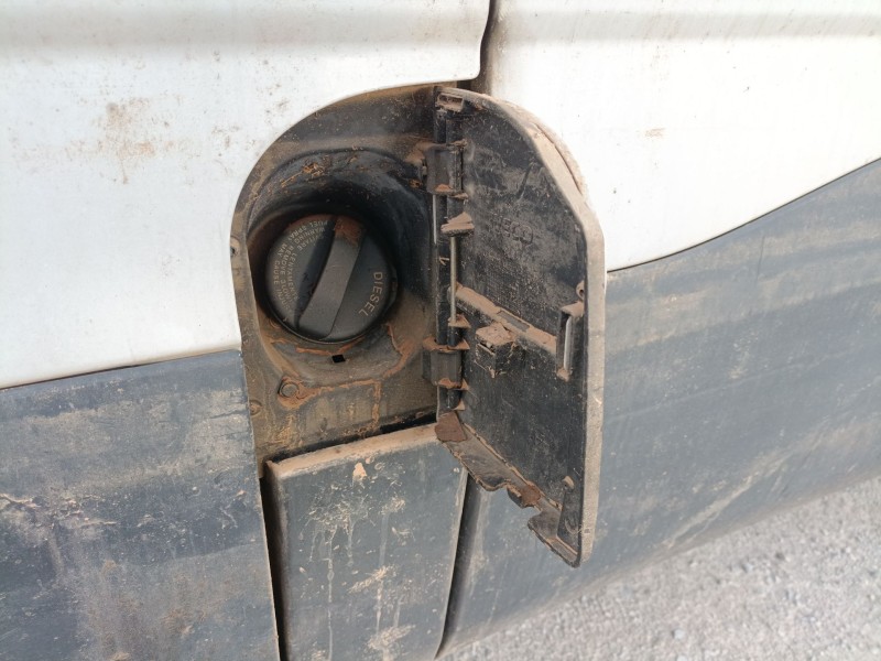 Recambio de tapa exterior combustible para iveco daily vi caja/chasis 33s15, 35s15, 35c15 referencia OEM IAM   